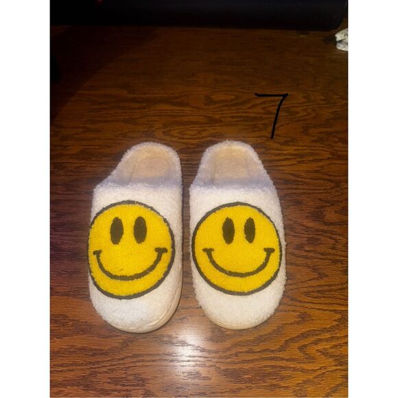 Smiley Face Slippers - Picture 1 of 1